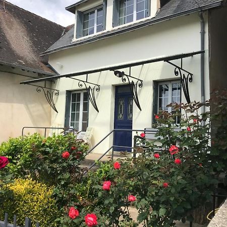 Town House Jumilhac-Le-Grand Villa Bagian luar foto