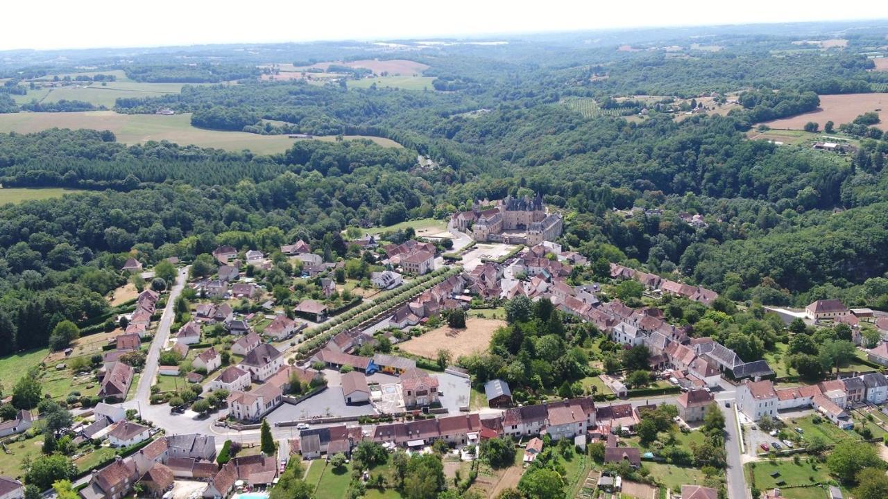 Town House Jumilhac-Le-Grand Villa Bagian luar foto