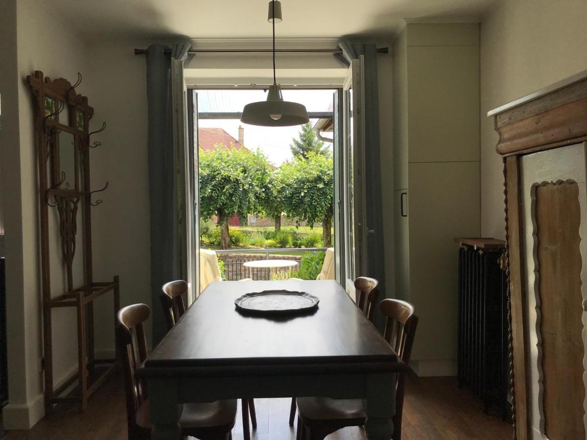 Town House Jumilhac-Le-Grand Villa Bagian luar foto