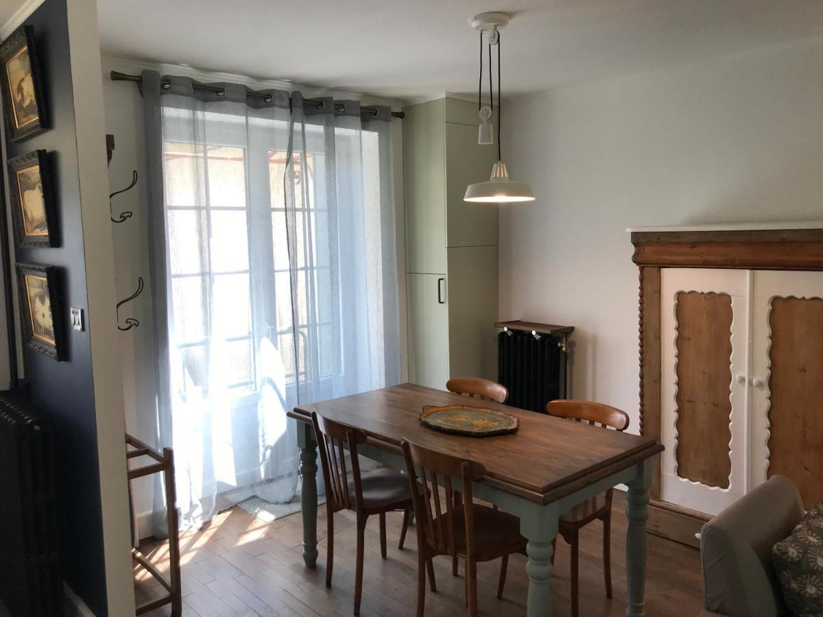Town House Jumilhac-Le-Grand Villa Bagian luar foto