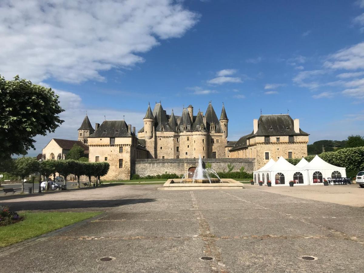 Town House Jumilhac-Le-Grand Villa Bagian luar foto
