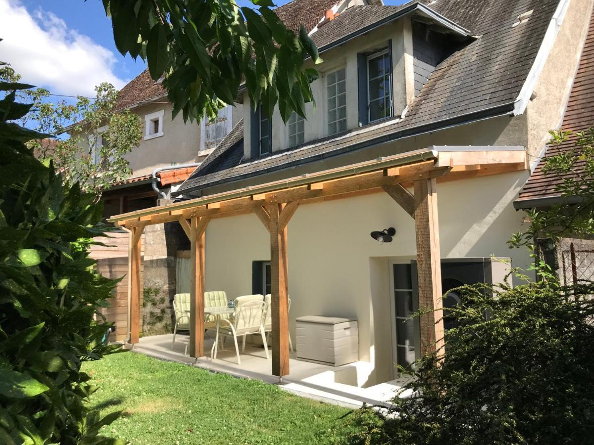 Town House Jumilhac-Le-Grand Villa Bagian luar foto