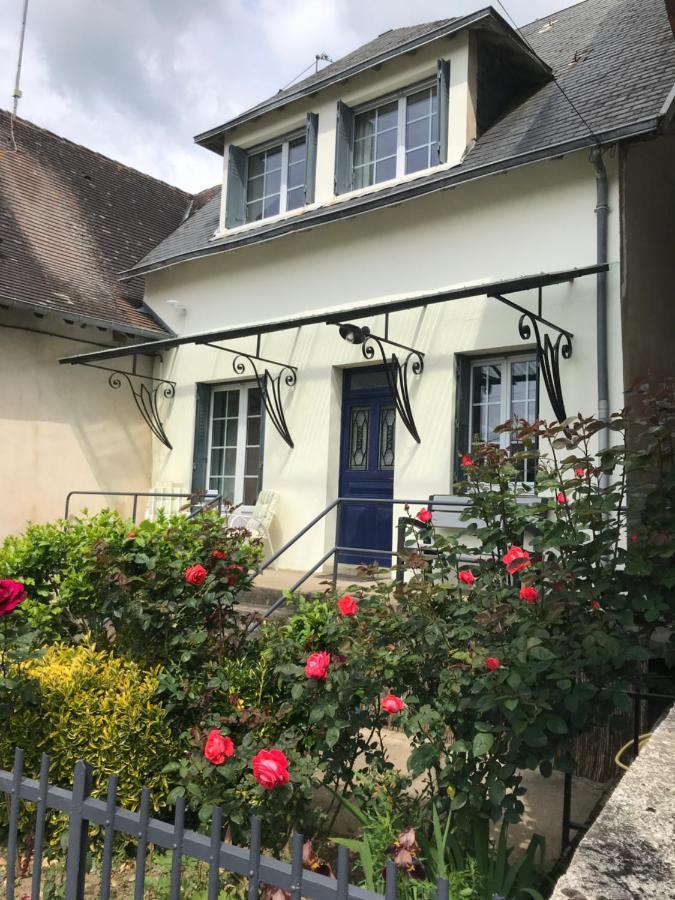 Town House Jumilhac-Le-Grand Villa Bagian luar foto