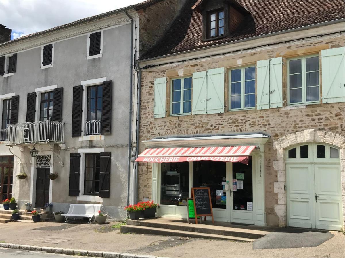 Town House Jumilhac-Le-Grand Villa Bagian luar foto